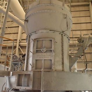 高知重炭株式会社仕事風景