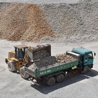 高知重炭株式会社仕事風景